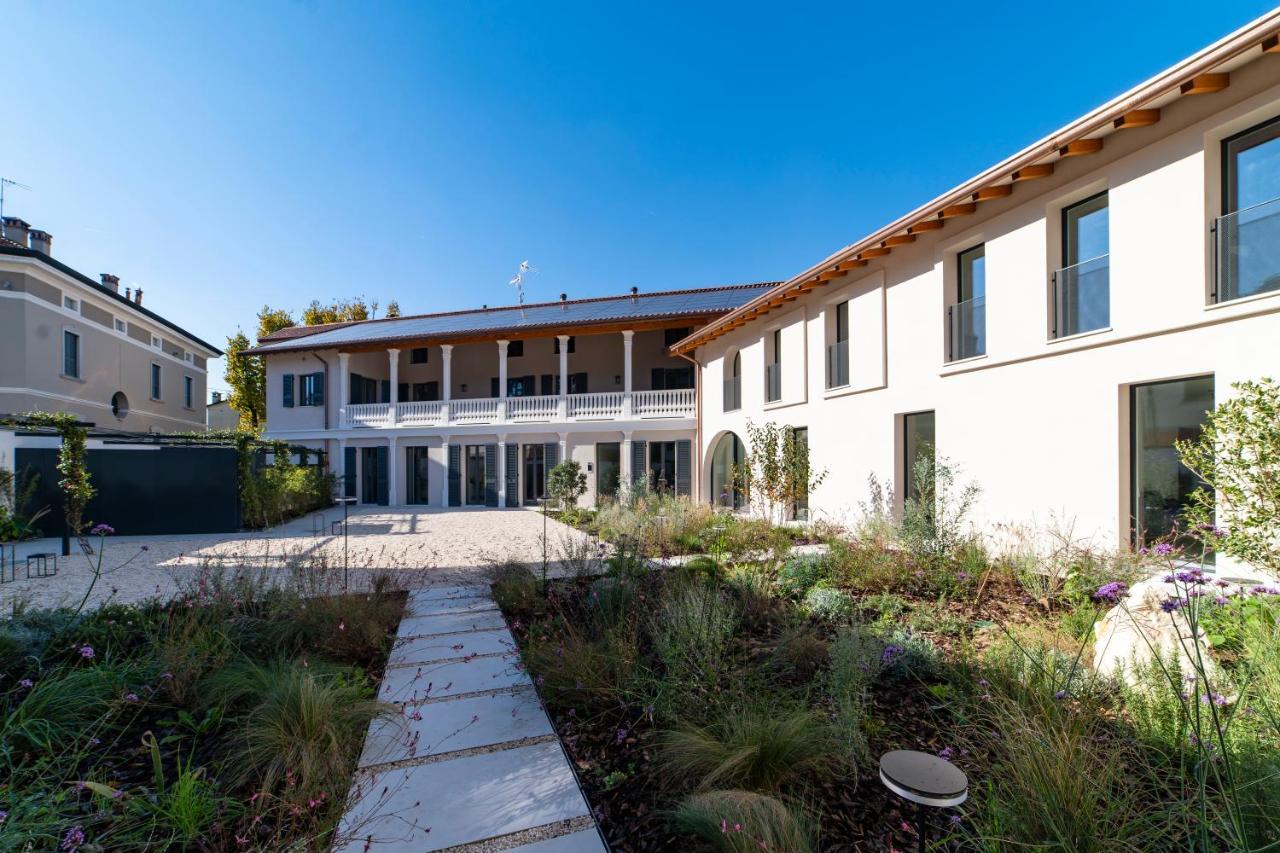 Aparthotel Via Vittorio Veneto 468 Chiari Exterior foto